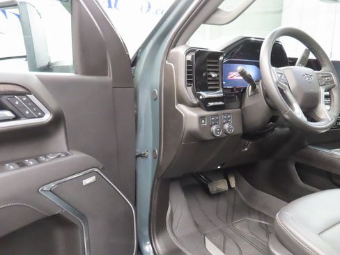 Used 2025 Chevrolet Silverado 2500 LTZ w/ Trail Boss Package image 60