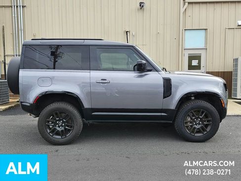 Used 2022 Land Rover Defender 90 X-Dynamic S image 11