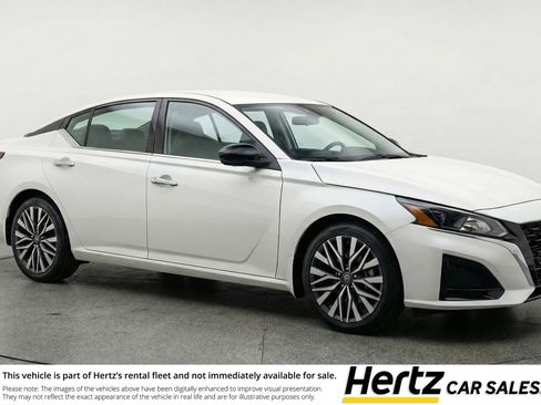 Used 2025 Nissan Altima 2.5 SV image 1