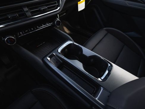 New 2026 Chevrolet Equinox EV RS image 9