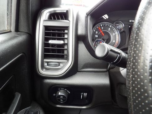 Used 2024 RAM 5500 Tradesman w/ Chrome Appearance Group AWD/4WD image 19
