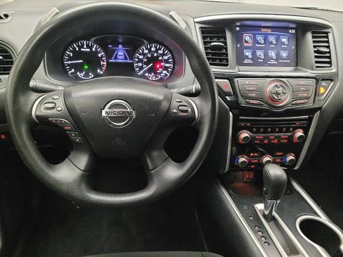 Used 2019 Nissan Pathfinder S FWD image 22