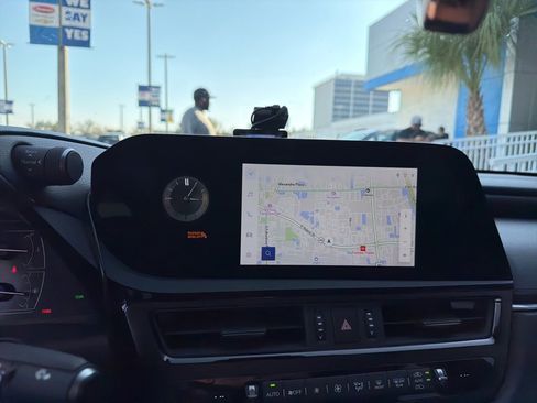 Used 2024 Lexus ES 350 w/ Premium Package image 13