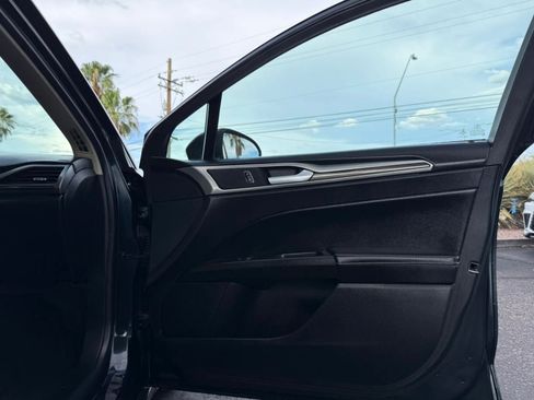 Used 2020 Ford Fusion SEL FWD image 32
