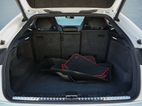 Used 2021 Lamborghini Urus image 39