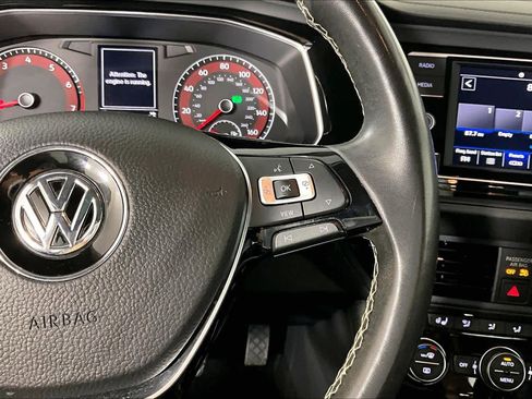 Used 2021 Volkswagen Jetta SE w/ SE Cold Weather Package image 23