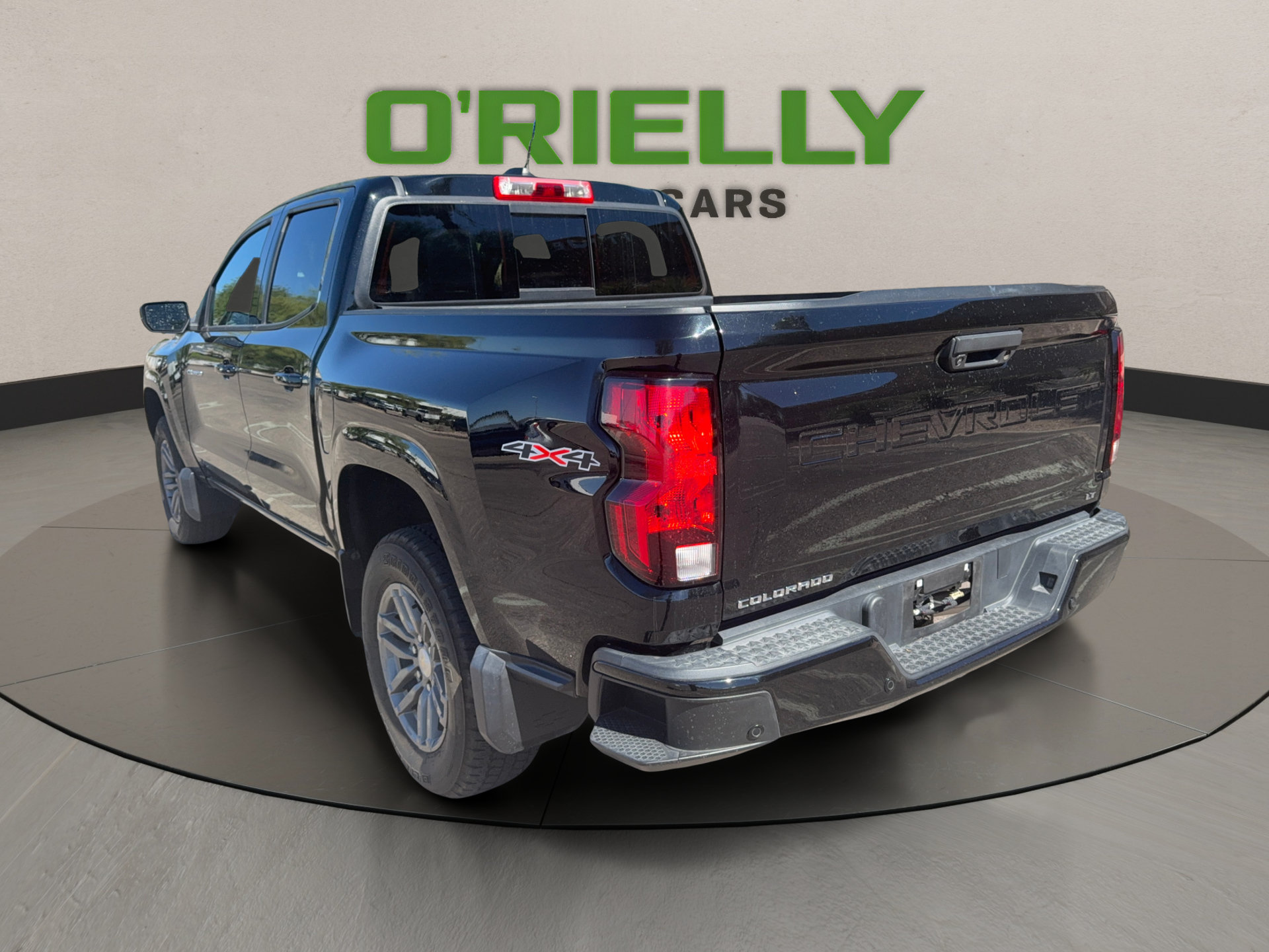 Used 2023 Chevrolet Colorado LT w/ LT Convenience Package II AWD/4WD image 4