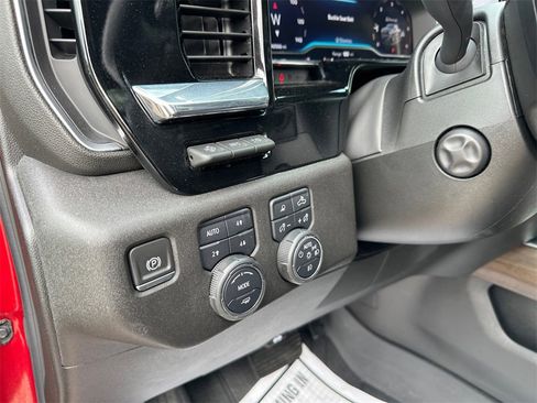 Used 2024 Chevrolet Silverado 1500 High Country w/ High Country Premium Package image 18