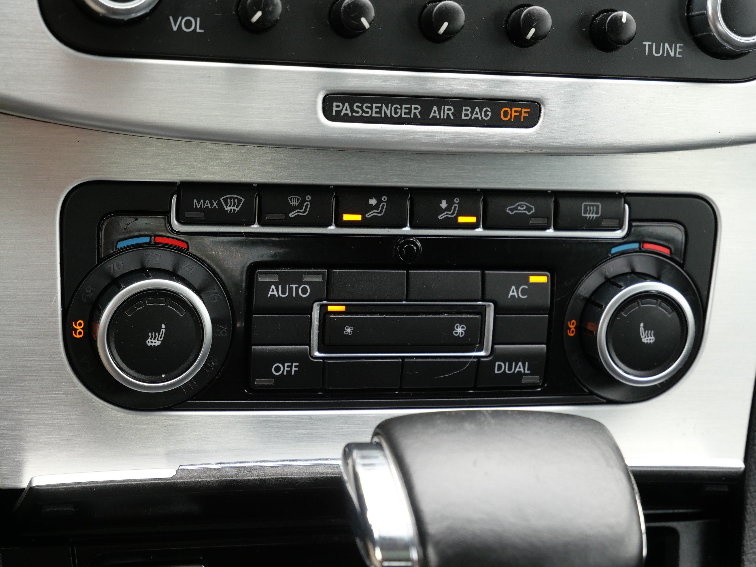 Used 2009 Volkswagen CC VR6 Sport FWD image 23
