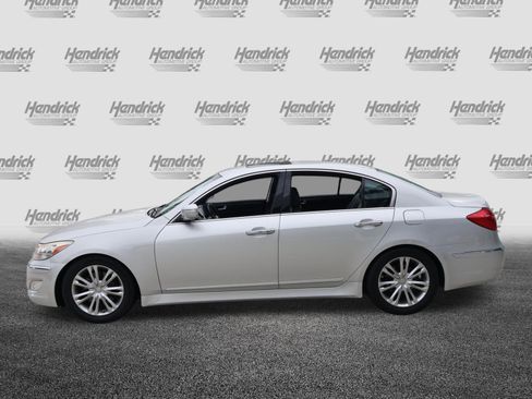 Used 2013 Hyundai Genesis 3.8 w/ Premium Pkg RWD image 6