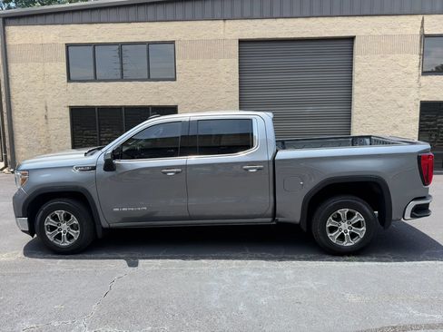 Used 2020 GMC Sierra 1500 SLE w/ SLE Value Package RWD image 3