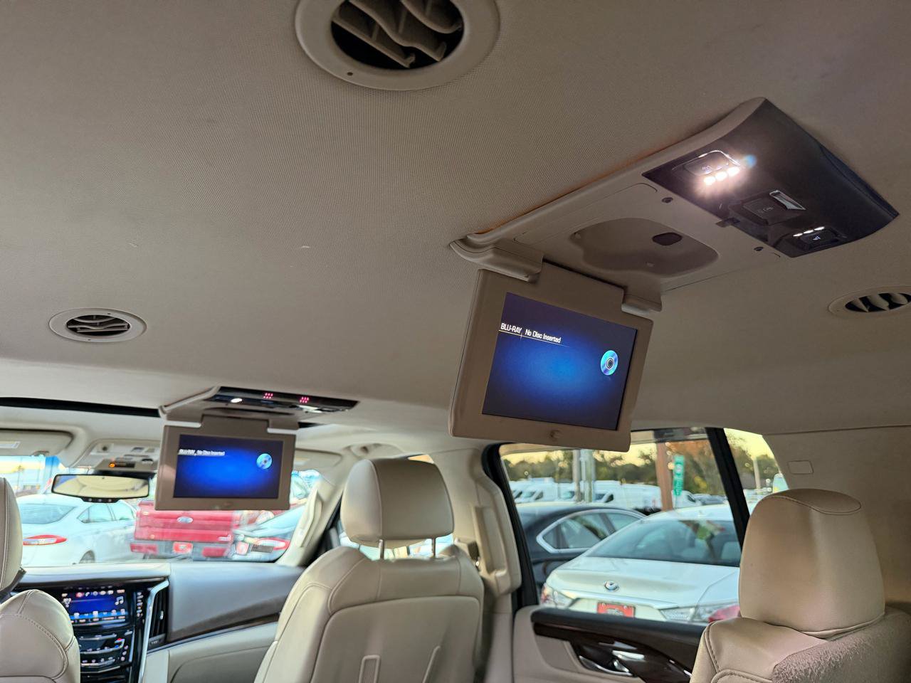 Used 2016 Cadillac Escalade ESV Luxury AWD/4WD image 40