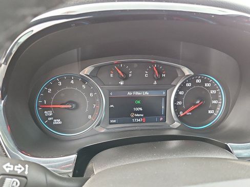 Used 2023 Chevrolet Traverse LT FWD image 12
