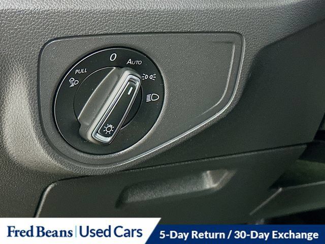 Used 2023 Volkswagen Atlas Cross Sport SE w/ Black Wheel Package AWD/4WD image 15