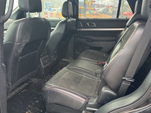 Used 2019 Ford Explorer XLT w/ Equipment Group 202A image 9