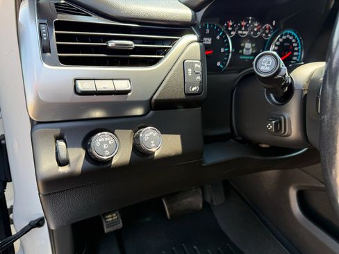 Used 2019 Chevrolet Tahoe Premier AWD/4WD image 17