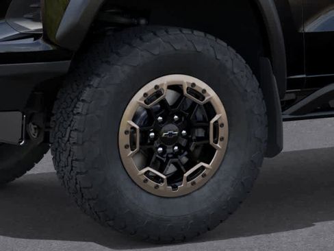 New 2026 Chevrolet Colorado ZR2 w/ Off-Road Front Bumper Package image 9