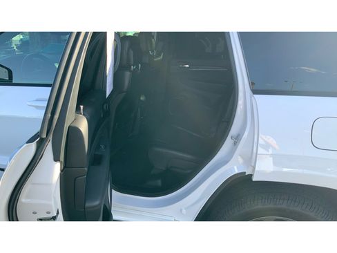 Used 2019 Jeep Grand Cherokee High Altitude AWD/4WD image 14