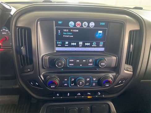 Used 2017 GMC Sierra 2500 SLT w/ All Terrain X HD Package image 31