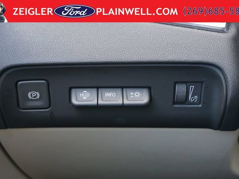 Used 2023 Buick Enclave Avenir w/ Avenir Technology Package AWD/4WD image 33