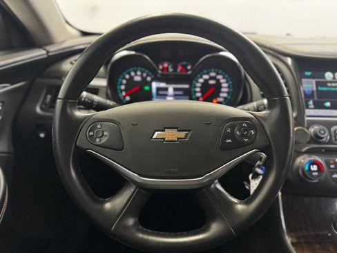 Used 2015 Chevrolet Impala LT FWD image 19