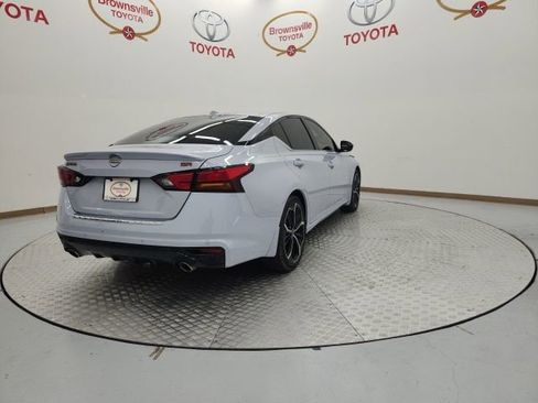 Used 2023 Nissan Altima 2.5 SR w/ SR Premium Package image 8