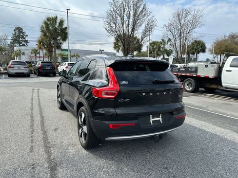 Used 2020 Volvo XC40 T5 Momentum w/ Protection Package Premier image 15