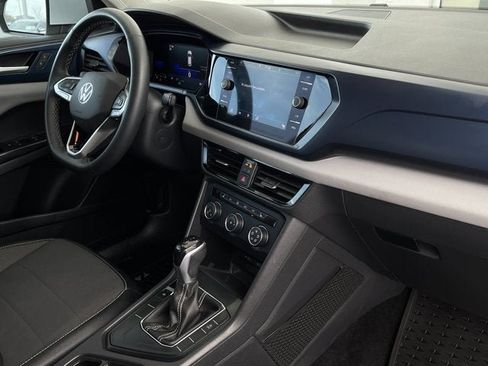 Used 2022 Volkswagen Taos SE image 21