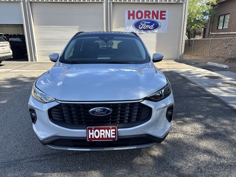 Certified 2025 Ford Escape Platinum AWD/4WD image 12