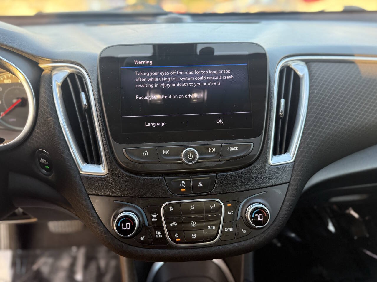 Used 2020 Chevrolet Malibu LT FWD image 16