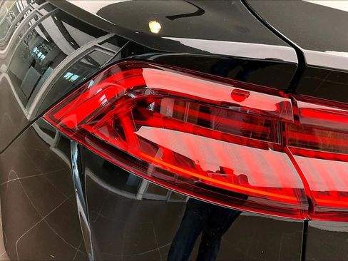 Used 2022 Audi Q8 Premium Plus image 28