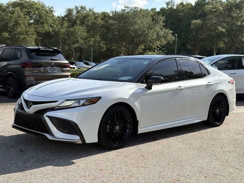 Used 2023 Toyota Camry XSE FWD image 7