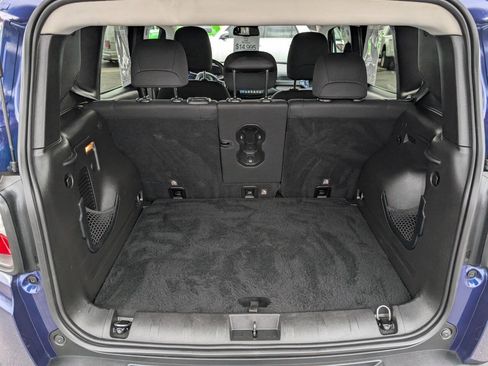 Used 2018 Jeep Renegade Latitude w/ UConnect 8.4 Nav Group image 13