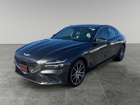 Used 2023 Genesis G70 2.0T image 3