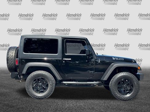 Used 2017 Jeep Wrangler Sport AWD/4WD image 3