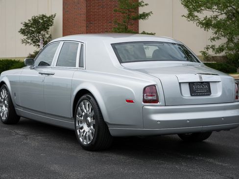 Used 2005 Rolls-Royce Phantom Sedan RWD image 7