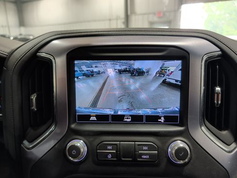 Used 2022 GMC Sierra 1500 SLT w/ SLT Premium Plus Package AWD/4WD image 13