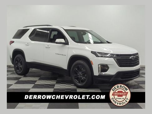 Used 2023 Chevrolet Traverse LT FWD image 1