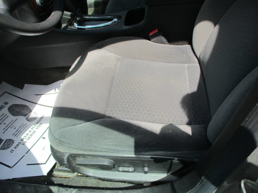 Used 2007 Chevrolet Impala LT FWD image 12