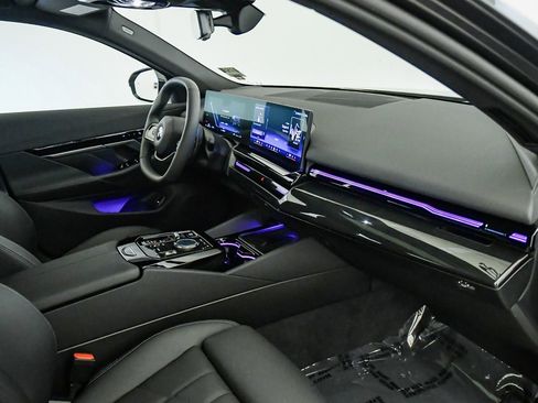 Used 2026 BMW 530i RWD image 16