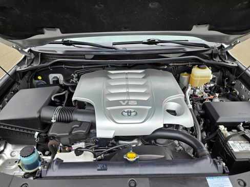 Used 2013 Toyota Land Cruiser AWD/4WD image 47