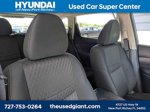 Used 2018 Nissan Rogue SV w/ Premium Package FWD image 6