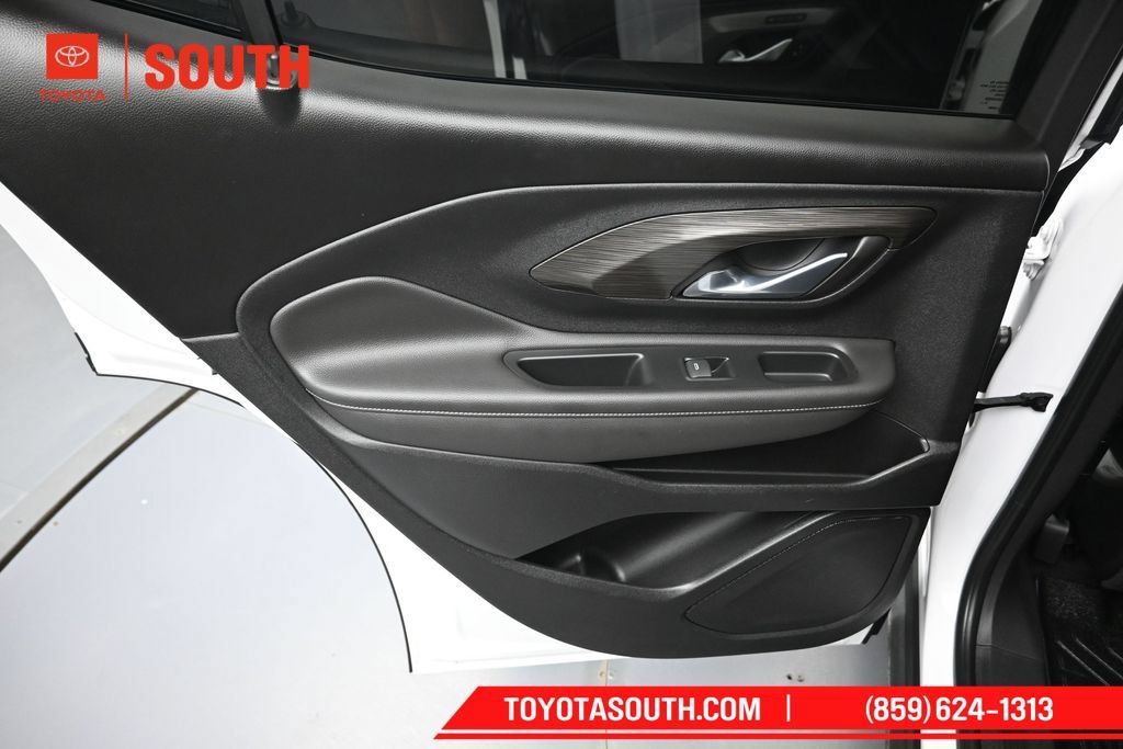 Used 2023 GMC Terrain SLT FWD image 26
