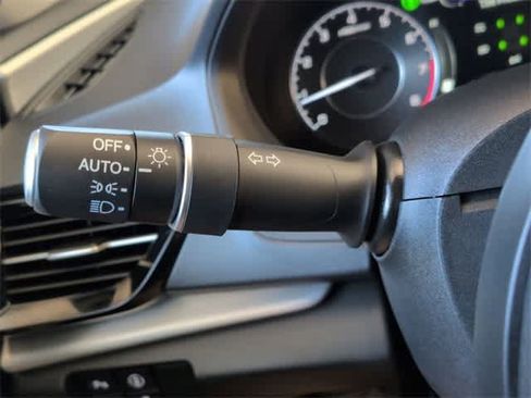 Certified 2025 Acura RDX SH-AWD w/ Technology Package image 29