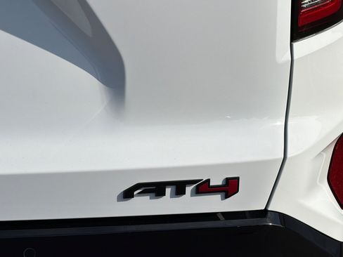 New 2026 GMC Terrain AT4 w/ LPO, Black Badging Package AWD/4WD image 22