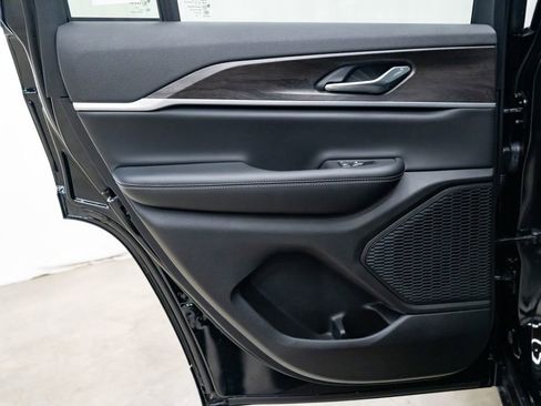 New 2026 Jeep Grand Cherokee 4WD image 25