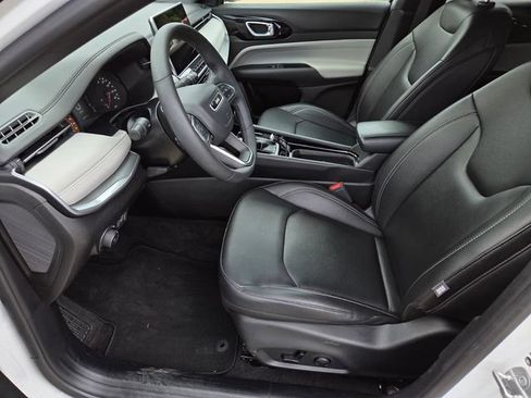 Used 2025 Jeep Compass Limited AWD/4WD image 33