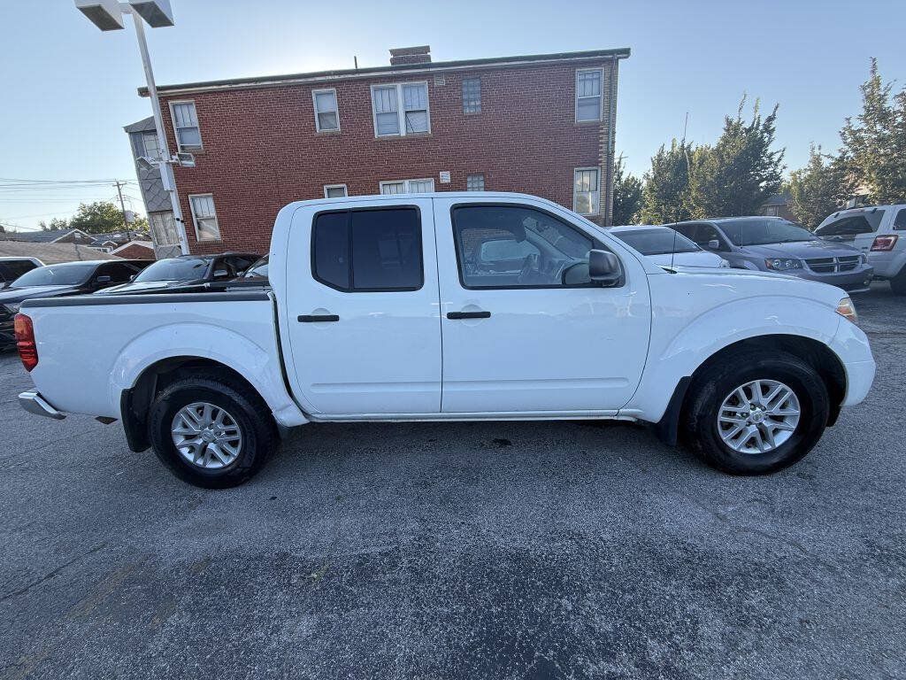Used 2017 Nissan Frontier SV w/ SV Value Truck Package RWD image 6