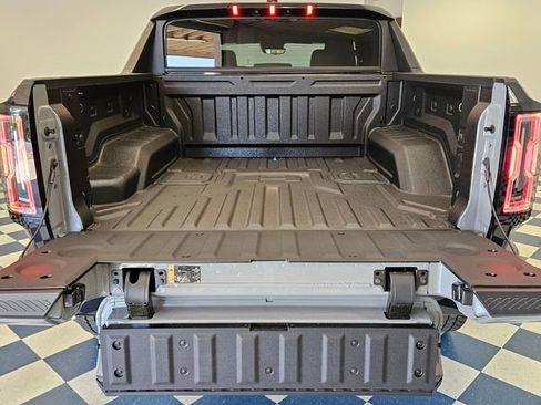 New 2025 GMC Hummer EV 2X image 11