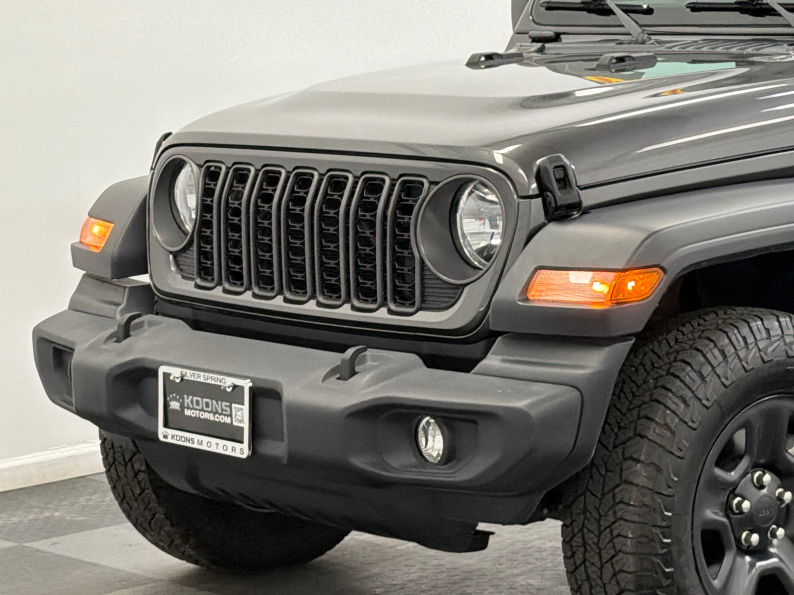 Used 2024 Jeep Wrangler Unlimited Sport AWD/4WD image 2